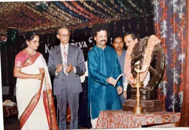 Lamp lighting with chief guests