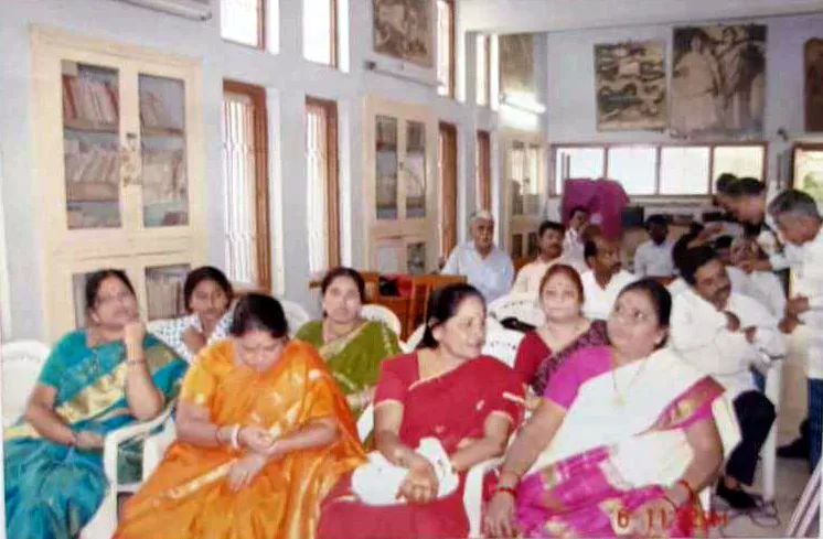 Women at a KSS community meeting